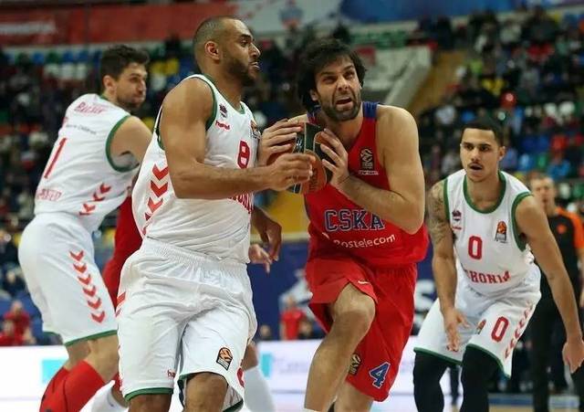 皇家马德里准备引进另一位前利物浦球员来替代阿隆索，但这个人并非克洛普。（皇家马德里计划以另一位前利物浦球员取代阿隆索，目标并不是克洛普）