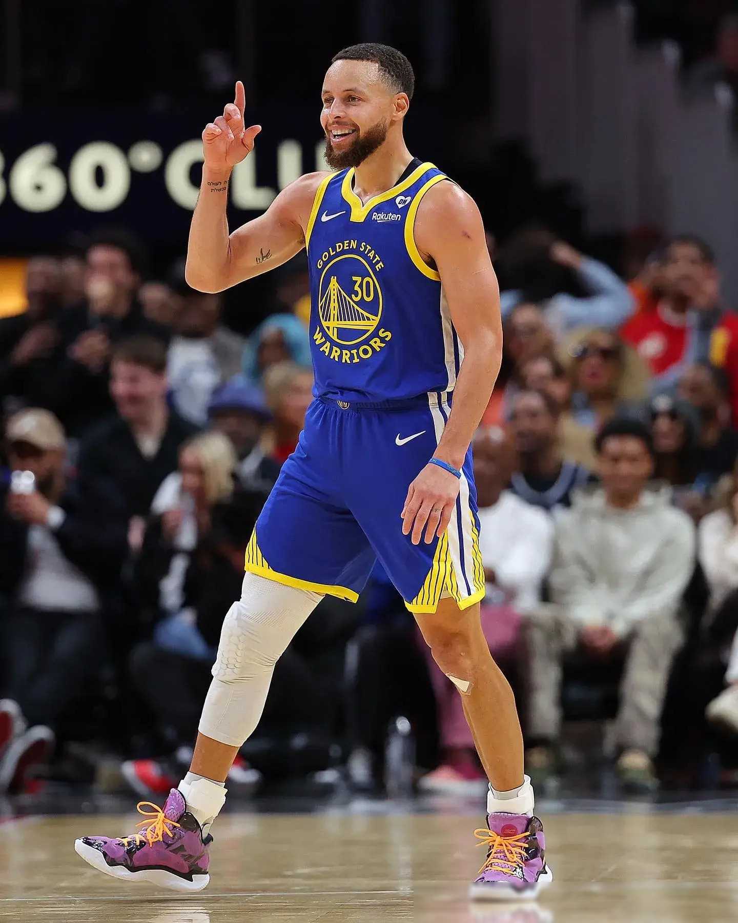 时隔9场迎来复出！卡斯尔：自己感觉很好 我将出战今日比赛（缺席9场后复出！卡斯尔：感觉良好，今日将出战）