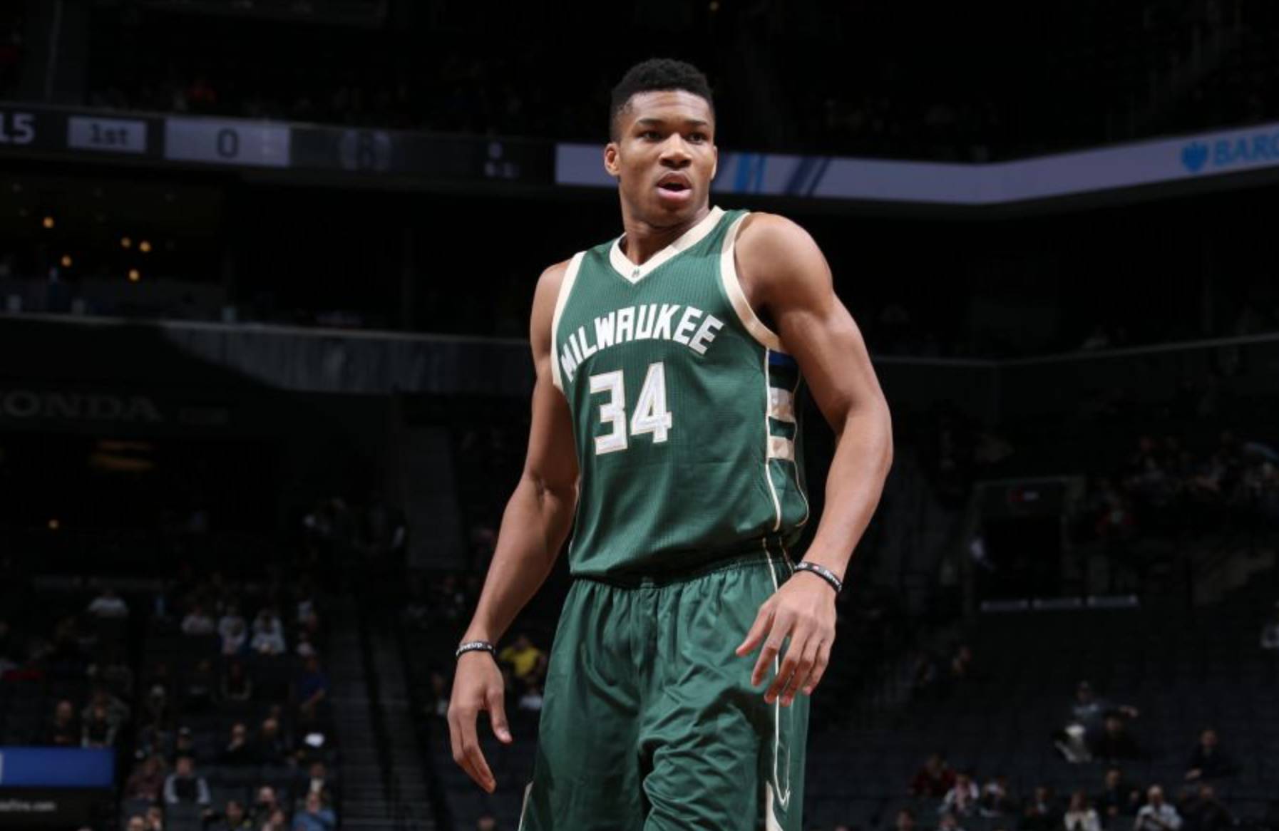 足球德国队主帅回应质疑：球队需要时间重建（德国队主帅回应质疑：重建球队非一日之功）