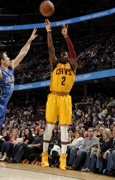 杰威：今日战马刺防守强度还太低，期待圣诞大战再次交手（杰威谈今日战马刺：防守强度不够，期待圣诞再战）