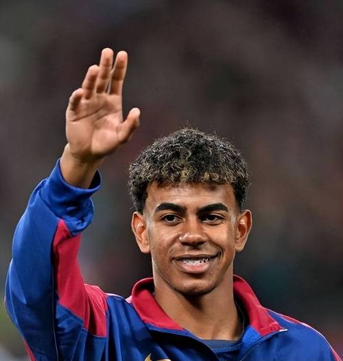 马刺主帅谈双杀雷霆：才打了29场而已，不必过度神话胜利（马刺主帅评双杀雷霆：赛季仅过29场，无需过度神话这场胜利）