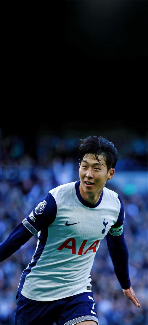 范佩西首次征召儿子进入费耶诺德比赛名单，但并未安排他出场（范佩西首度征召儿子入费耶诺德大名单，未登场亮相）