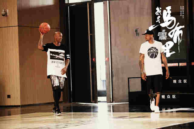 20岁新星独自撑起AC米兰左路走廊：力压S2，英超球会争相抢购他（20岁天才独挑AC米兰左翼重任：表现盖过S2，英超诸强竞相报价）