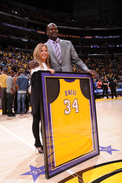 2025中足联颁奖会：成都蓉城刘殿座获中超最佳门将（2025中足联年度颁奖：成都蓉城门将刘殿座当选中超最佳门将）