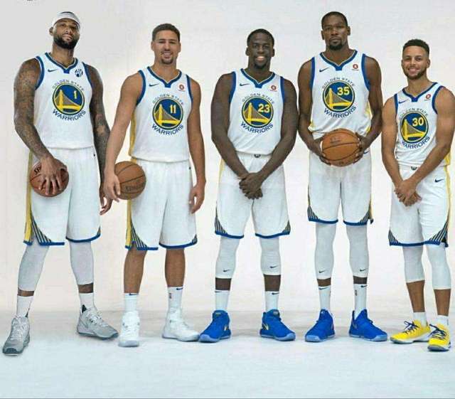 西甲半场：纳瓦罗、N.威廉姆斯建功，毕尔巴鄂2-0莱万特（西甲半场战报：纳瓦罗与N.威廉姆斯破门，毕尔巴鄂暂2-0领先莱万特）