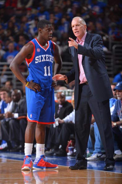 格雷森·阿伦半场高效表现，成为球队关键人物（格雷森·阿伦半场高效发挥，成为球队核心力量）