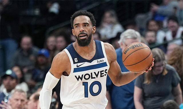 蒙特拉：不能把伊尔迪兹固定在某个位置，那不利于他继续成长（蒙特拉：伊尔迪兹不应被固定在单一位置，否则会影响他的成长）