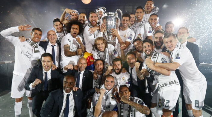 动作有点大！珀塞尔拉拽张力升 被吹违体犯规（动作过猛！珀塞尔拉拽致场上火药味升级，遭判违体犯规）