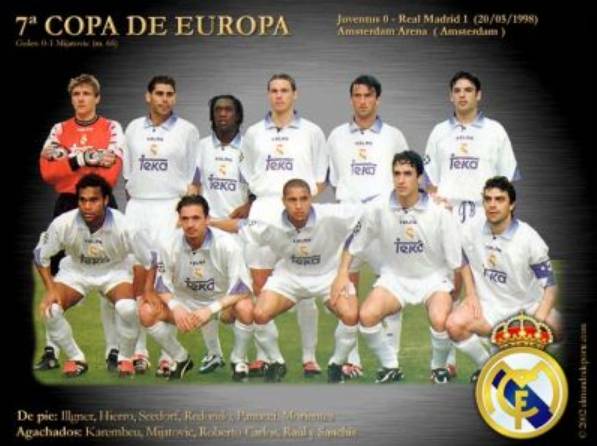 库里圣诞大战5胜7负！生涯面对克莱3胜2负 赛后拥抱致意眼神超暖（库里圣诞战绩5胜7负，生涯对阵克莱3胜2负，赛后拥抱致意眼神暖心）