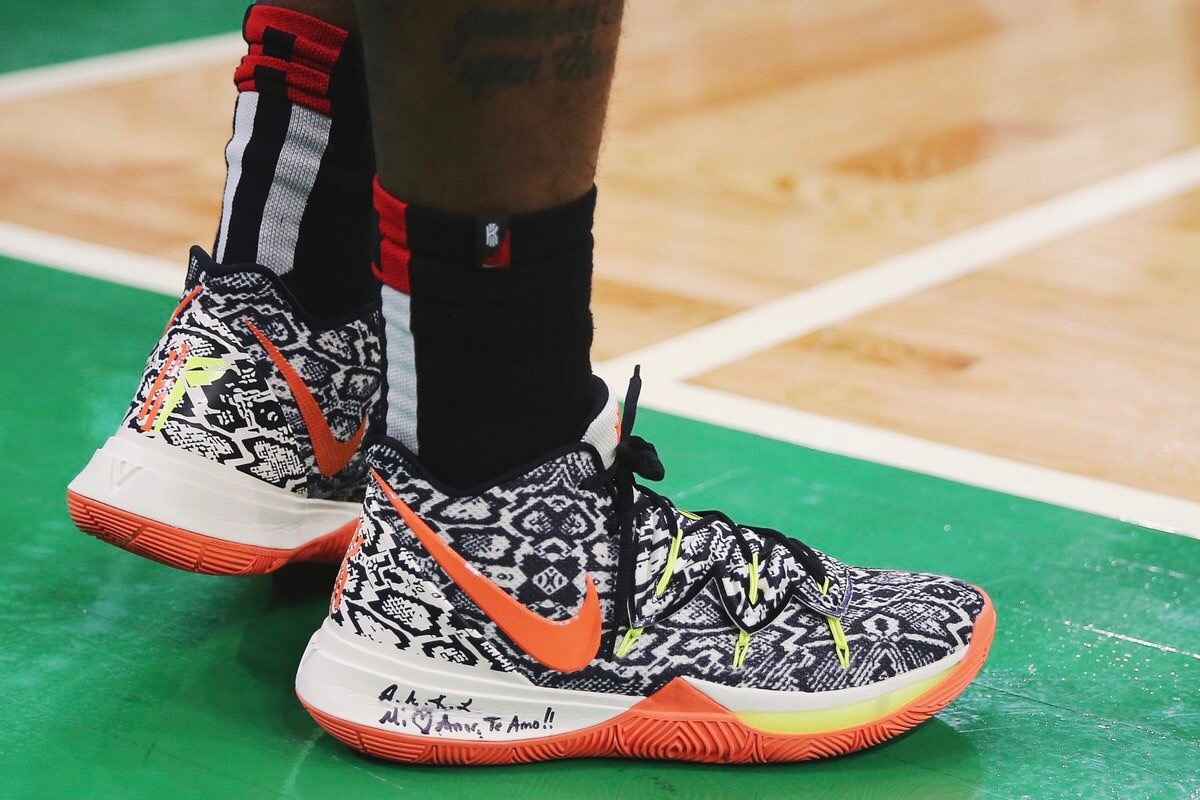 无声赛场超热血！聋人篮球开赛，这些操作太圈粉（寂静球场也能燃！听障篮球开打，精彩操作圈粉无数）