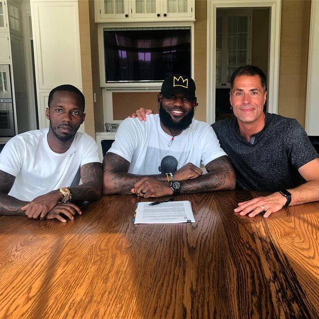 奥古斯托：大家认为这种比赛应该赢5-0，但欧冠没有容易的比赛（奥古斯托：外界以为这类比赛该5比0拿下，但欧冠从不轻松）