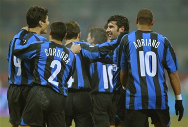 中超黑马酝酿重磅引援，锁定本土强力铁腰，海港同意放人，三赢之举（中超黑马酝酿大手笔引援，锁定本土硬核后腰，海港同意放行，三方共赢）