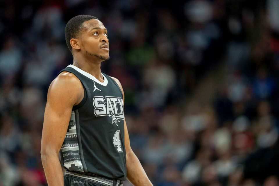 查克解析 ｜ 唐斯40分赛季新高：面框冲锋、罚球线单打、前板掠夺（查克解读 ｜ 唐斯40分创赛季新高：强突面筐、罚线单挑、前场篮板收割）