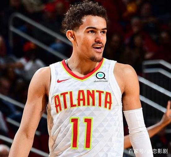 不是点球！英超官方：查洛巴撞倒戈登属护球动作，因此未判点（英超官方：查洛巴与戈登的接触系护球动作，未判点球）