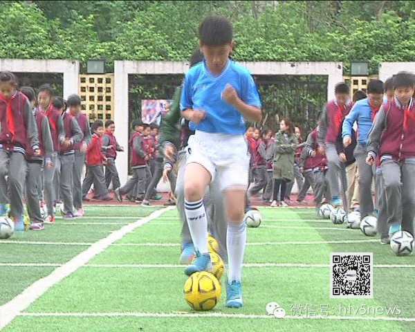 巧妙化解尴尬！曼城5-4富勒姆赛后，瓜迪奥拉用段子代替指责（笑谈取代苛责：曼城5-4富勒姆后，瓜迪奥拉机智化解尴尬）