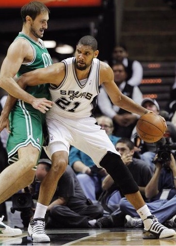 萨里：看到空荡荡的看台，我有些难过（萨里坦言：面对空荡看台，我感到难过）