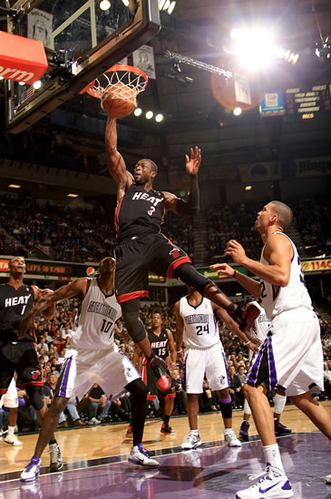 巴甲半场：内马尔单刀闪击，桑托斯暂1-0米拉索（巴甲半场战报：内马尔单刀建功，桑托斯暂1-0领先米拉索）